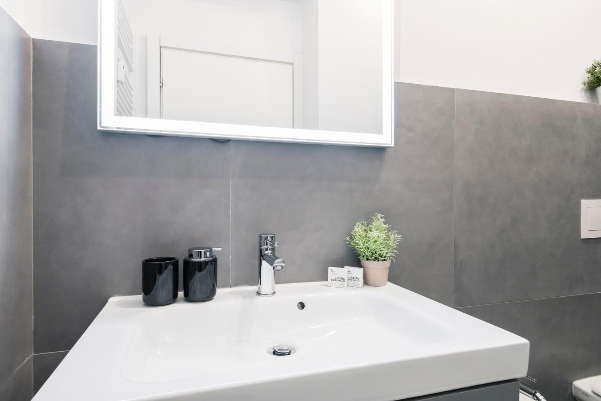114 - Amazing Flat Fully Furnished In P.Ta Romana Milan Bagian luar foto
